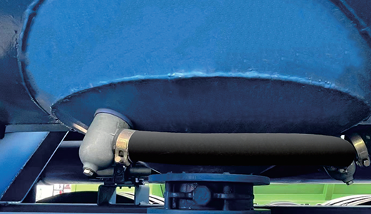 氣力輸送飼料車