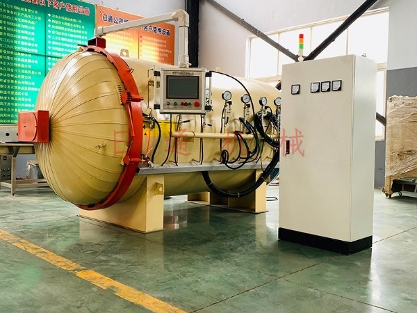 熱壓罐在泡沫芯材制作中的作用